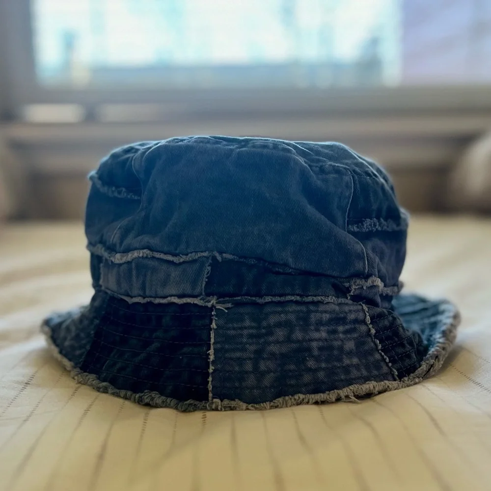 David and Young Denim Two-Tone Bucket Hat - Picture 2 of 4
